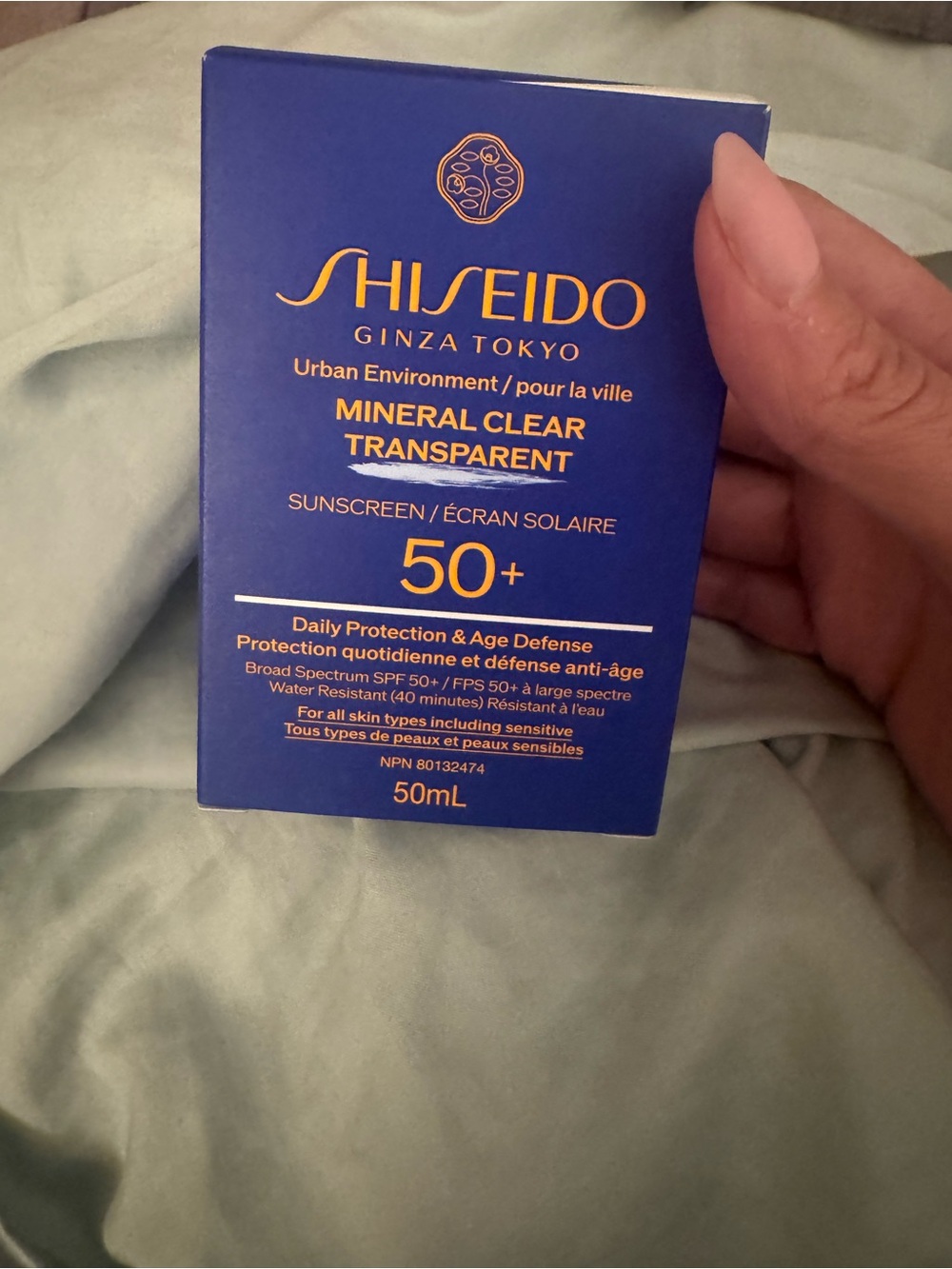 Shiseido Mineral Clear Transparent Sunscreen SPF 50+ — Blue and Gold Packaging - Picture 5 of 6